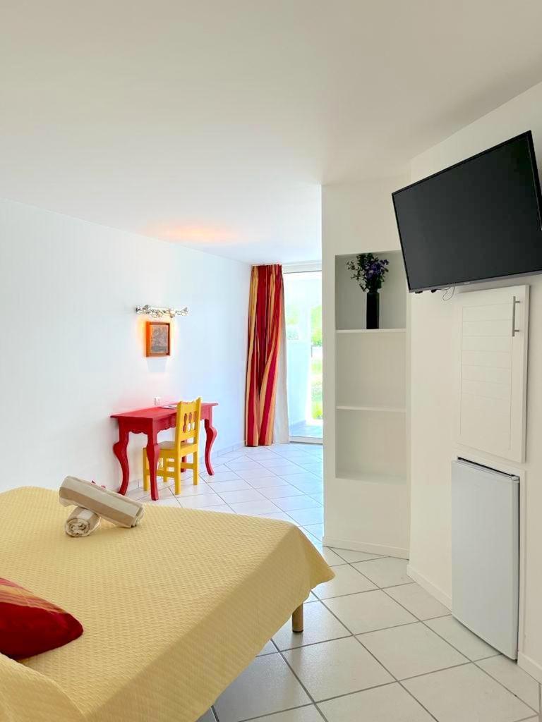 Le Domaine Anse Marcel Beach Resort Екстер'єр фото