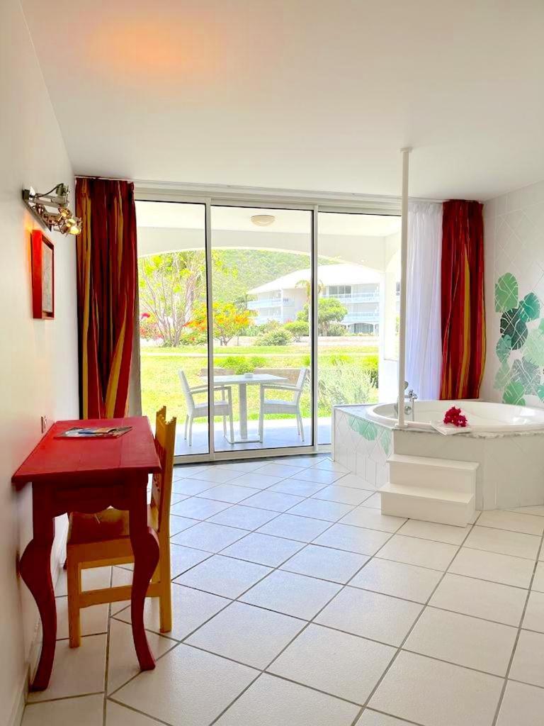 Le Domaine Anse Marcel Beach Resort Екстер'єр фото